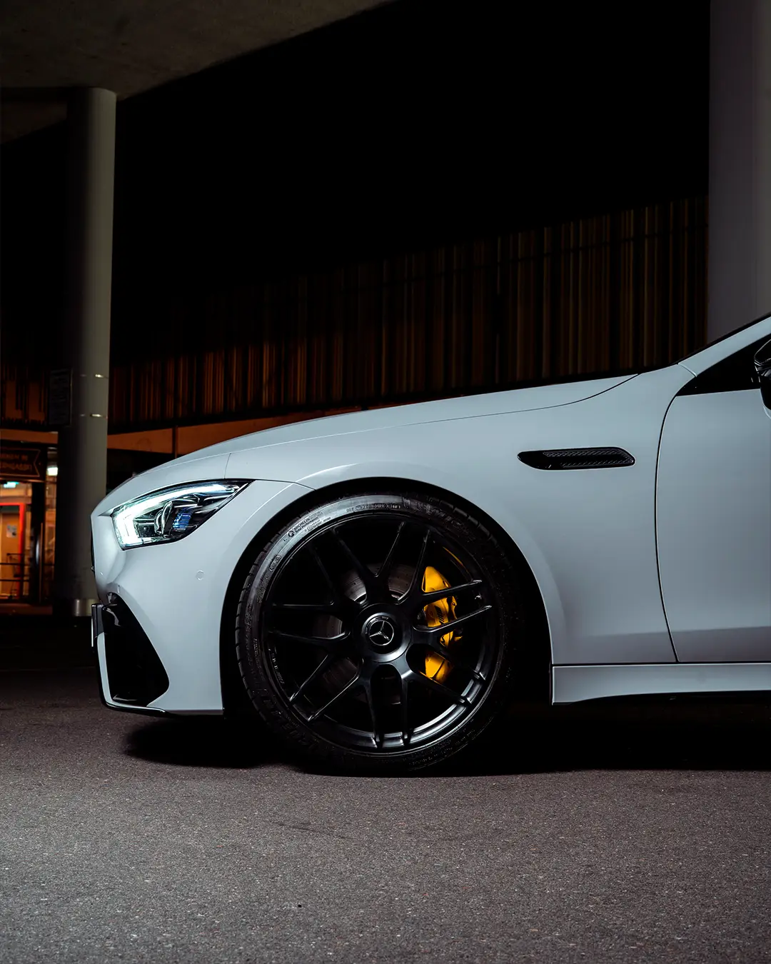 Restyle - Folientechnik - Vollverklebung eines Mercedes-Benz AMG GT43 in Inozetek Supergloss Chalk Grey